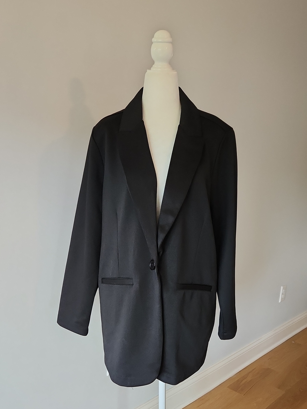 Robert Louis Black Single-Button Blazer with Satin Lapel